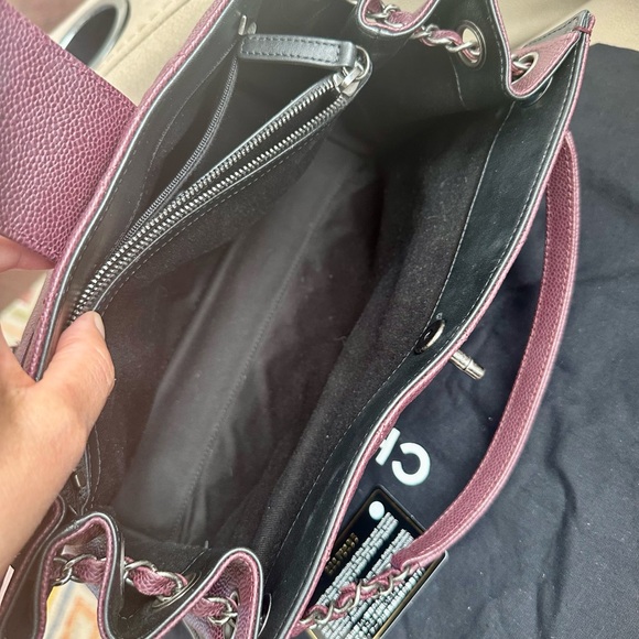 CHANEL TOTE - Picture 12 of 13